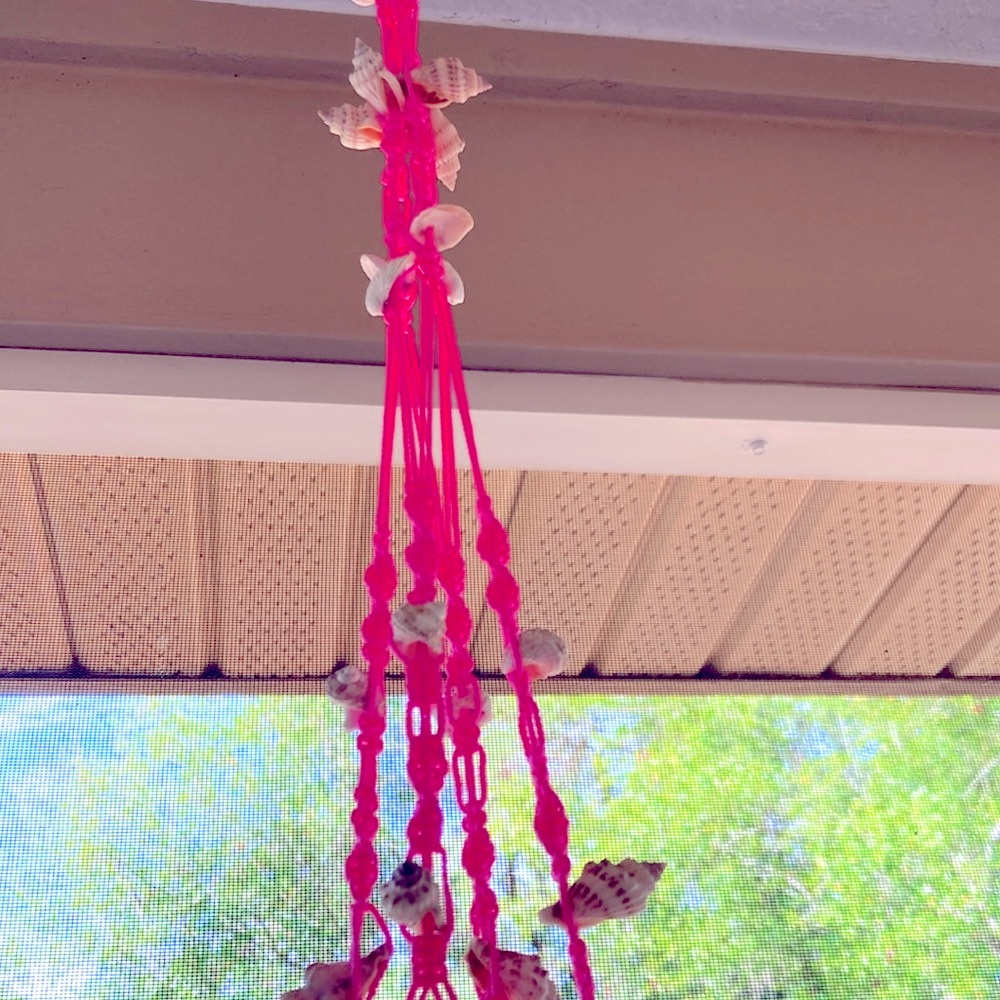 Macrame plant hanger - Picture 3 of 3